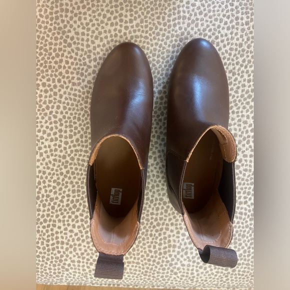 Fitflop Chelsea boots in EUC. - Picture 4 of 5